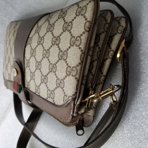 Authentic Vintage Gucci Rare Crossbody - Picture 3 of 10